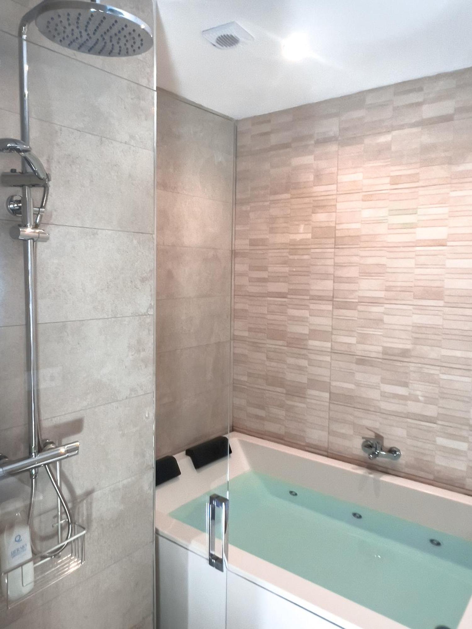 Apartamento Estudio Jacuzzi Con Encanto En Triana Sevilla